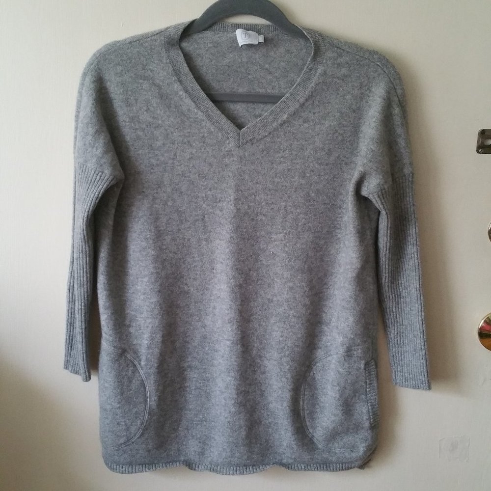 T Los Angeles gray cashmere sweater